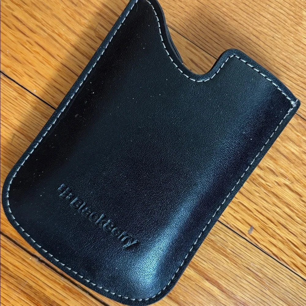 BlackBerry Genuine Leather Pocket Case Curve 8300 8310 8320 8520 8900 Sleeve